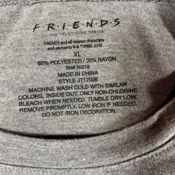 FRIENDS Central Perk Grey Graphic T-Shirt Women's Size XL** RUNS SMALL Crew Neck - Picture 6 of 6